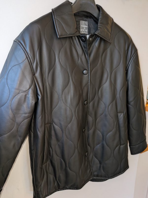 CAMPERA NEGRA ECOCUERO PRIMARK S - Imagen 2