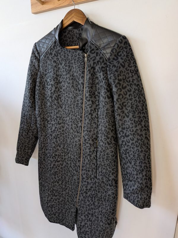 TAPADO ANIMAL GRIS NEGRO ANTHOLOGY M - Imagen 4