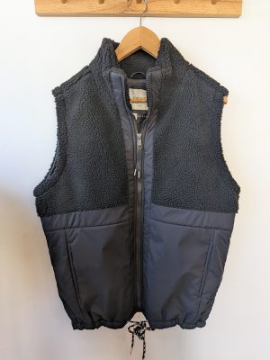 CHALECO NEGRO CON CORDEROI PORTSAID TALLE 44