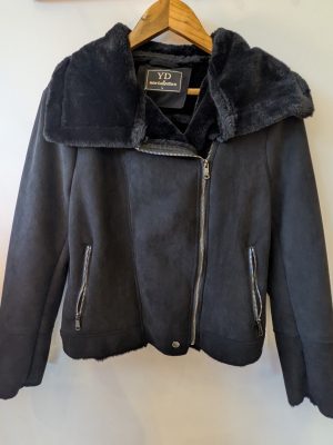 CAMPERA NEGRA GAMUZA YD M