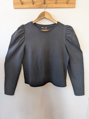SWEATER NEGRO HOMBROS ZARA S