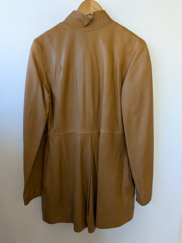 CAMPERA CUERO CAMEL UMA 42 - Imagen 3